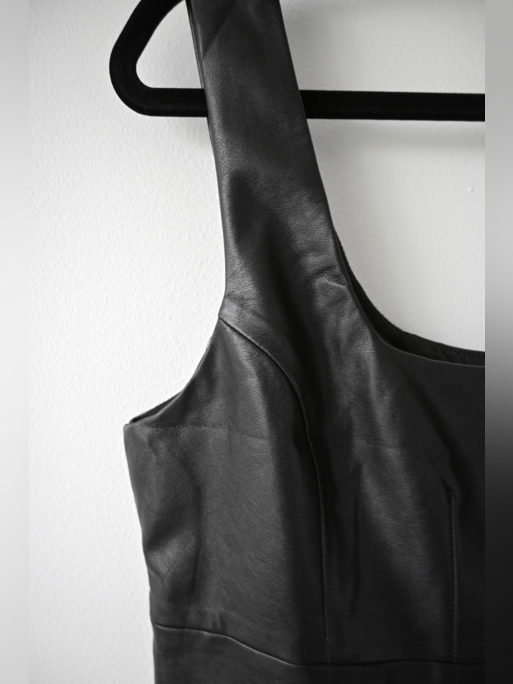 Lulu's Faux Leather Top, New with tags - Picture 7 of 9